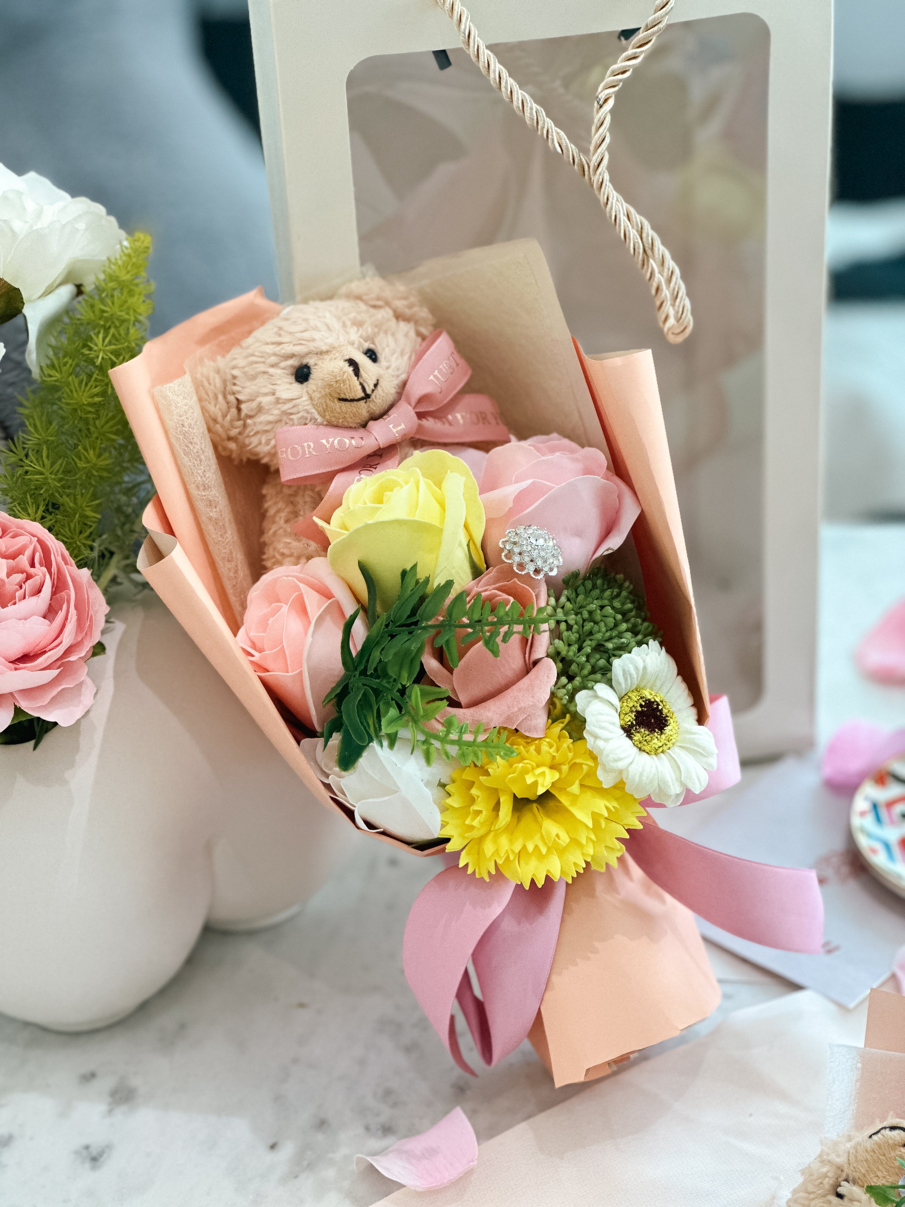 Teddy Bear 5-Flowers Bouquet – HI-BYE STORE™